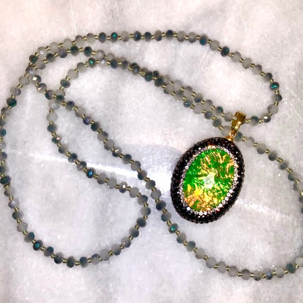 Beautiful Green crystallized necklace.